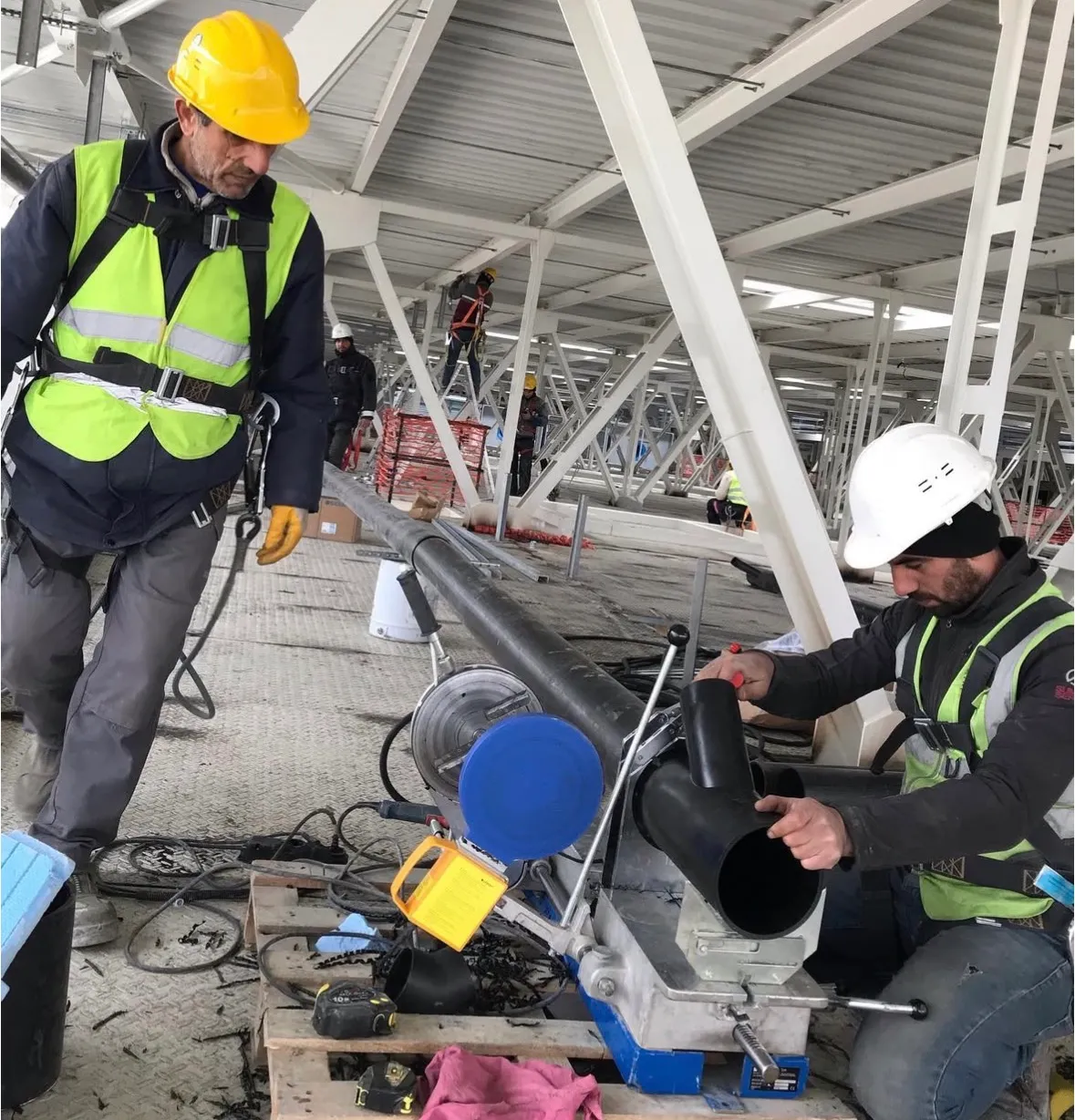 System podciśnieniowego odwodnienia dachu Geberit HDPE
